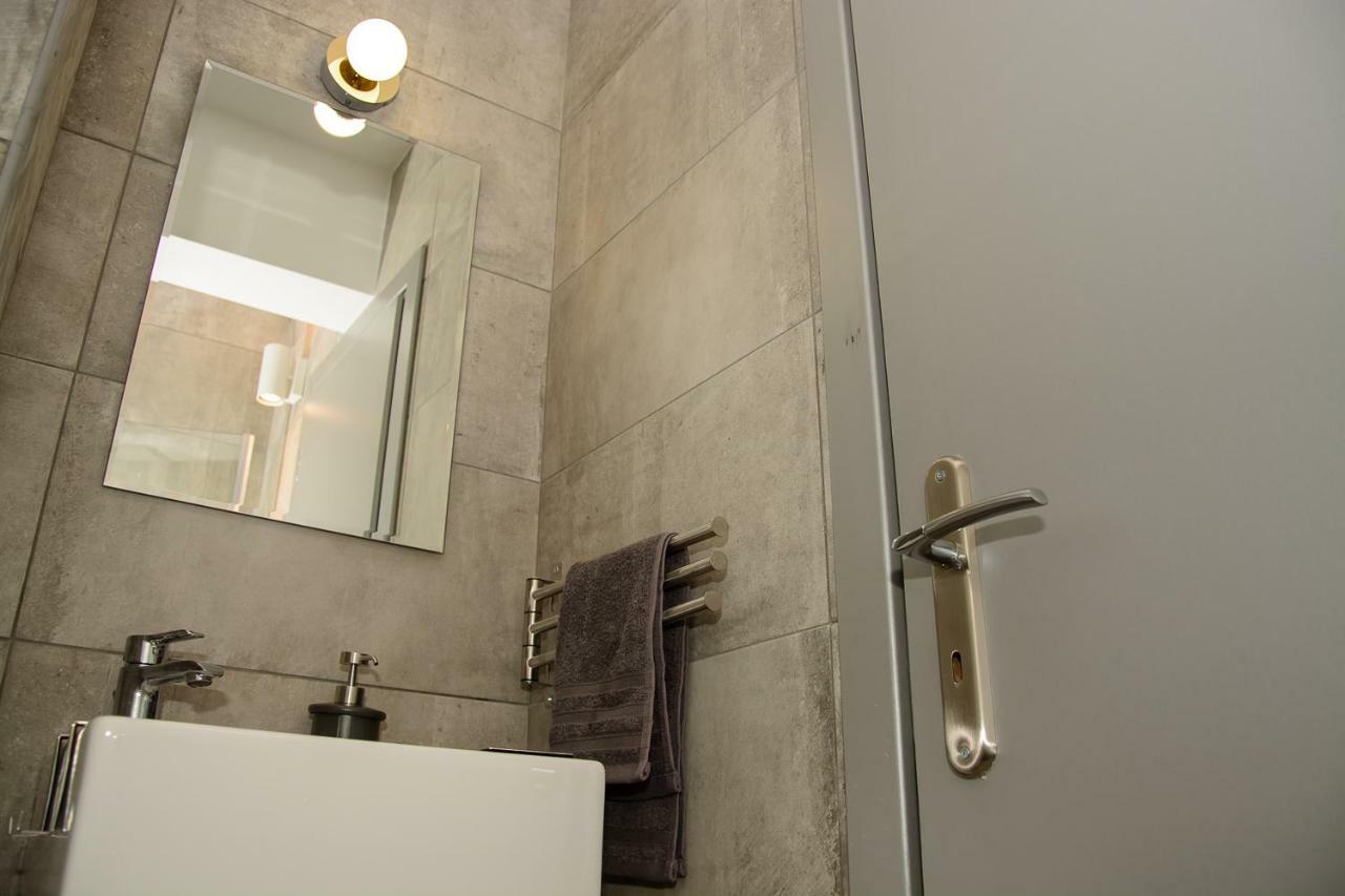Comfy Brand New Apt Near Acropolis Museum เอเธนส์ ภายนอก รูปภาพ